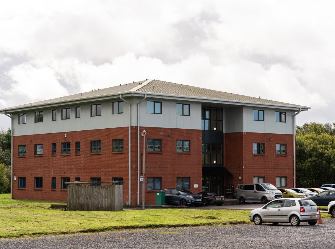 Scarlet Court, Llanelli